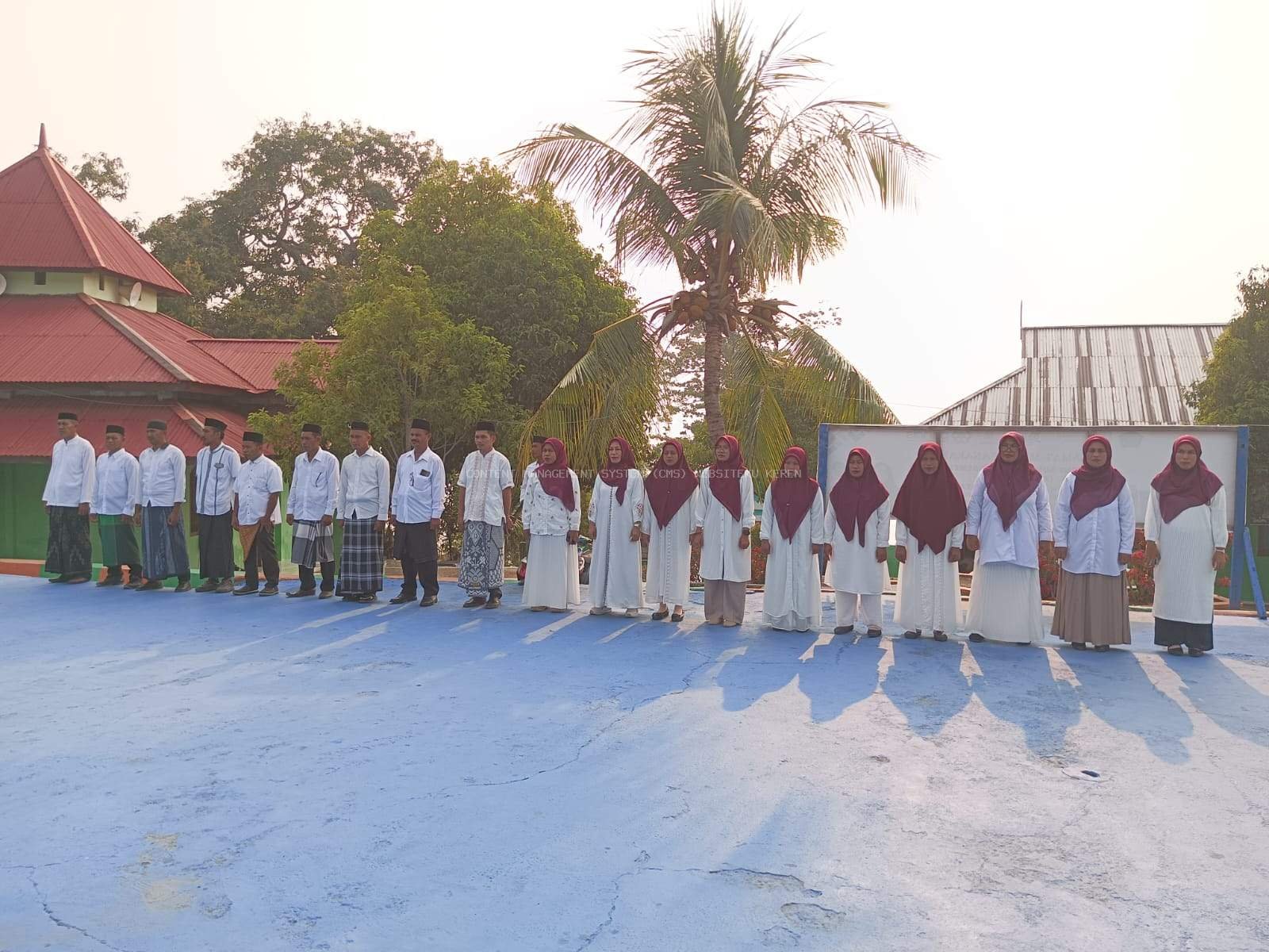 MAN 1 HALMAHERA SELATAN GELAR UPACARA HARI SANTRI NASIONAL 2026, SALURKAN PARTISIPASI SEBESAR RP1.990.000 MELALUI KEMENAG